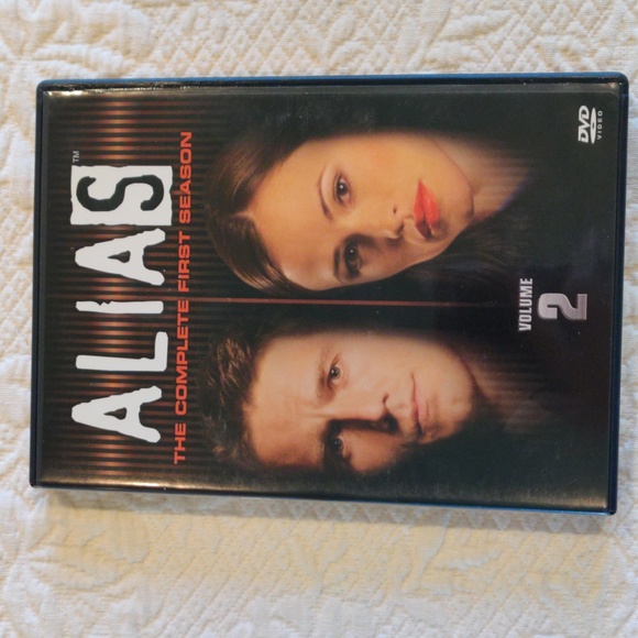 Alias the Complete first Season Six Video Disc Set Featuring Jennifer Gardner - Picture 7 of 12